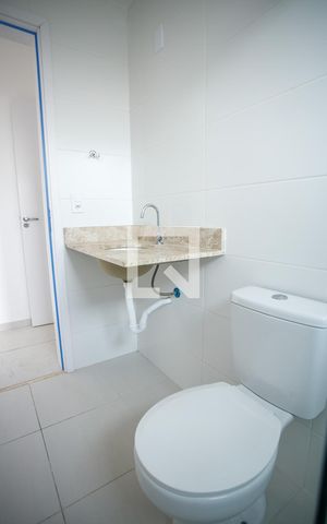 Apartamento para alugar com 68m², 2 quartos e 1 vaga Apartamento para alugar com 68m², 2 quartos e 1 vagaBanheiro da Suíte