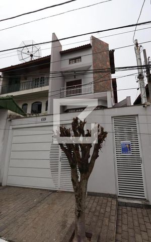 Casa à venda com 325m², 5 quartos e 6 vagasFachada