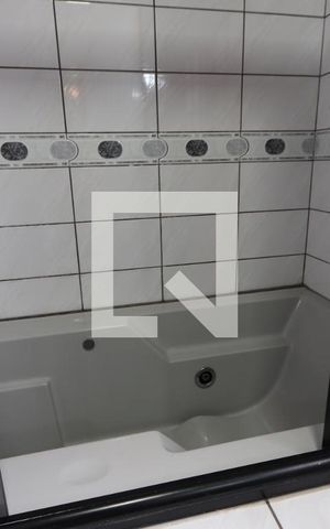 Casa à venda com 325m², 5 quartos e 6 vagasBanheiro Social