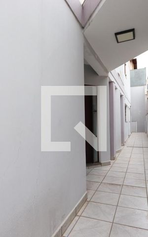 Casa à venda com 325m², 5 quartos e 6 vagasCorredor Lateral