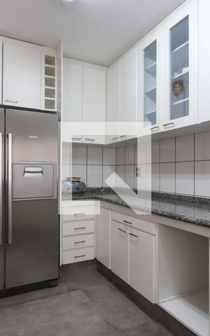 Casa à venda com 325m², 5 quartos e 6 vagasCozinha