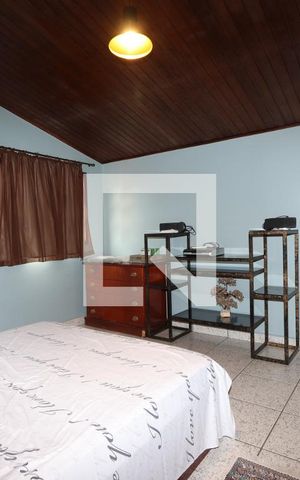 Casa à venda com 325m², 5 quartos e 6 vagasSuíte 2