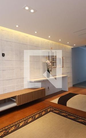 Casa à venda com 325m², 5 quartos e 6 vagasSala