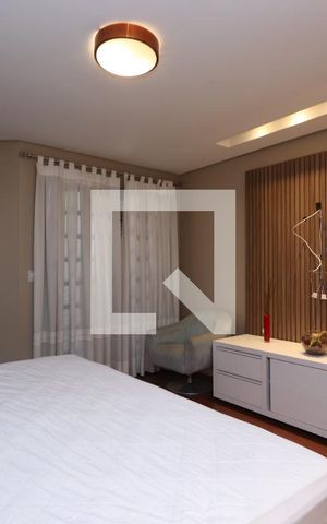 Casa à venda com 325m², 5 quartos e 6 vagasSuíte 1