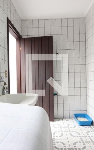 Casa à venda com 325m², 5 quartos e 6 vagasLavanderia