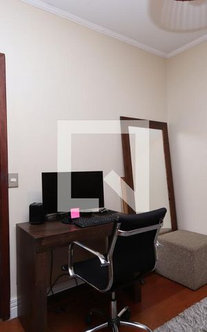 Casa à venda com 325m², 5 quartos e 6 vagasQuarto 4