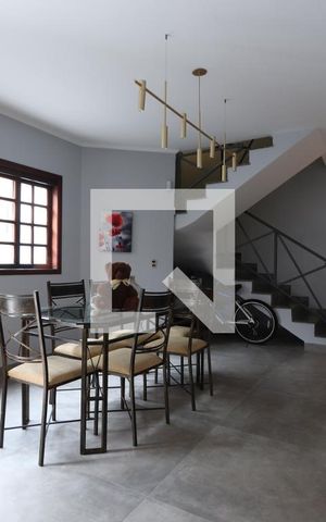 Casa à venda com 325m², 5 quartos e 6 vagasCopa