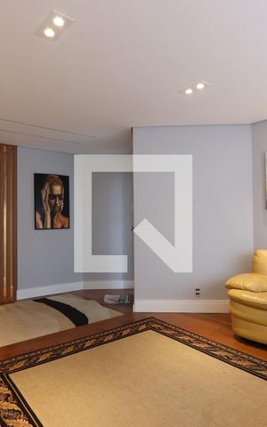 Casa à venda com 325m², 5 quartos e 6 vagasSala