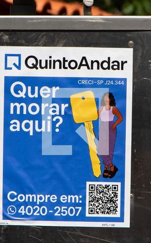 Casa à venda com 605m², 3 quartos e 10 vagas Casa à venda com 605m², 3 quartos e 10 vagasFACHADA