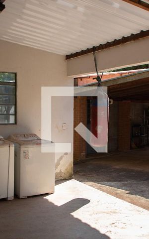 Casa à venda com 605m², 3 quartos e 10 vagas Casa à venda com 605m², 3 quartos e 10 vagasÁREA DE SERVIÇO
