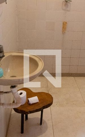 Casa à venda com 605m², 3 quartos e 10 vagas Casa à venda com 605m², 3 quartos e 10 vagasBANHEIRO ÁREA EXTERNA