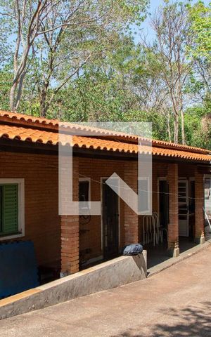 Casa à venda com 605m², 3 quartos e 10 vagas Casa à venda com 605m², 3 quartos e 10 vagasÁREA EXTERNA