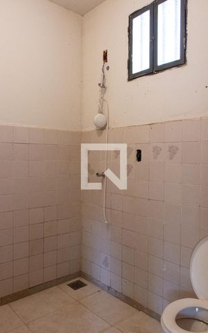 Casa à venda com 605m², 3 quartos e 10 vagas Casa à venda com 605m², 3 quartos e 10 vagasBANHEIRO ÁREA EXTERNA