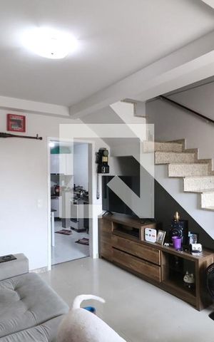Casa de condomínio à venda com 69m², 2 quartos e 1 vaga Casa de condomínio à venda com 69m², 2 quartos e 1 vagaSala