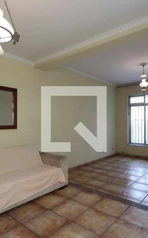Casa à venda com 250m², 3 quartos e 2 vagasSala
