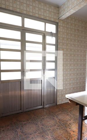Casa à venda com 250m², 3 quartos e 2 vagasÁrea de Serviço