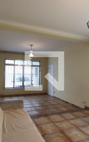 Casa à venda com 250m², 3 quartos e 2 vagasSala