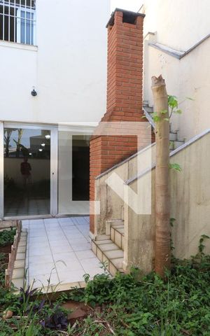 Casa à venda com 250m², 3 quartos e 2 vagasQuintal
