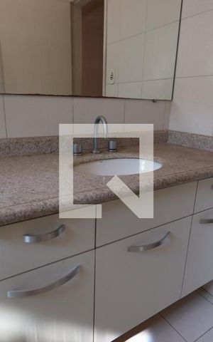 Casa à venda com 250m², 3 quartos e 2 vagasBanheiro da Suíte 1