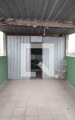 Casa para alugar com 80m², 2 quartos e sem vagaÁrea de Serviço