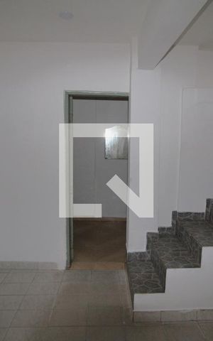 Casa para alugar com 80m², 2 quartos e sem vagaSala