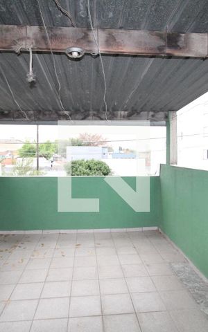 Casa para alugar com 80m², 2 quartos e sem vagaÁrea de Serviço