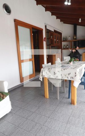 Casa à venda com 360m², 3 quartos e 6 vagasÁrea externa 