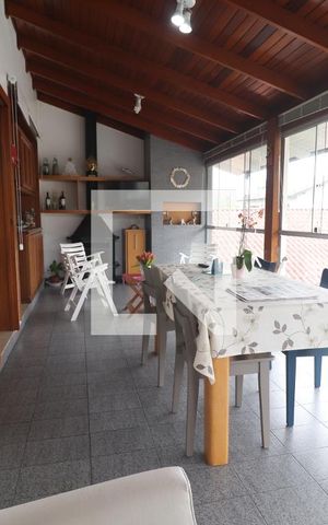 Casa à venda com 360m², 3 quartos e 6 vagasÁrea externa 