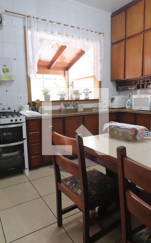 Casa à venda com 360m², 3 quartos e 6 vagasCozinha 