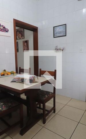 Casa à venda com 360m², 3 quartos e 6 vagasCozinha 