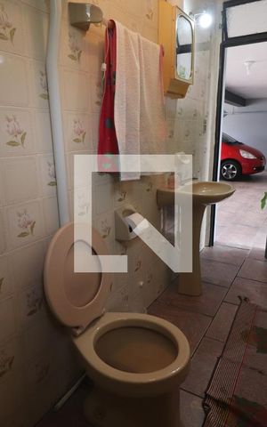 Casa à venda com 360m², 3 quartos e 6 vagasBanheiro Área externa 