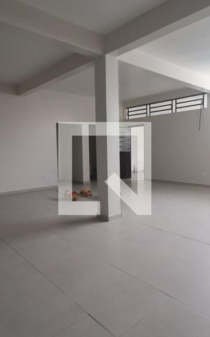 Casa à venda com 360m², 3 quartos e 6 vagasÁrea externa 