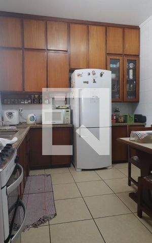 Casa à venda com 360m², 3 quartos e 6 vagasCozinha 