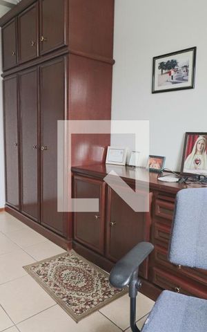 Casa à venda com 360m², 3 quartos e 6 vagasEscritório