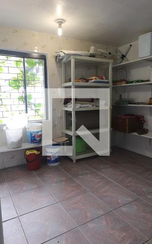 Casa à venda com 360m², 3 quartos e 6 vagasQuarto Área externa 