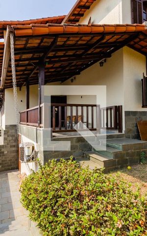 Casa à venda com 309m², 5 quartos e 3 vagas Casa à venda com 309m², 5 quartos e 3 vagasQuintal
