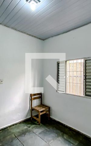 Casa para alugar com 34m², 1 quarto e sem vagaQuarto