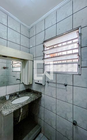 Casa para alugar com 34m², 1 quarto e sem vagaBanheiro