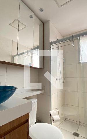 Apartamento à venda com 48m², 2 quartos e 1 vaga Apartamento à venda com 48m², 2 quartos e 1 vagaBanheiro