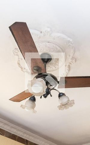Casa de condomínio à venda com 90m², 4 quartos e 3 vagas Casa de condomínio à venda com 90m², 4 quartos e 3 vagasSala