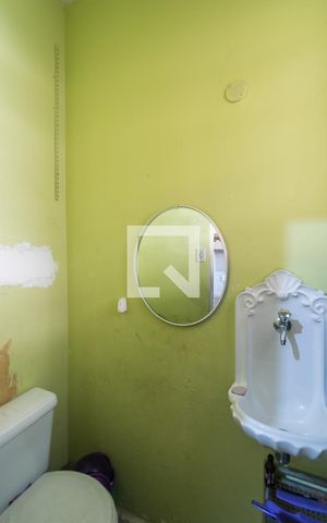 Casa de condomínio à venda com 90m², 4 quartos e 3 vagas Casa de condomínio à venda com 90m², 4 quartos e 3 vagasLavabo da Suíte 2
