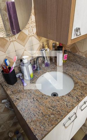 Casa de condomínio à venda com 90m², 4 quartos e 3 vagas Casa de condomínio à venda com 90m², 4 quartos e 3 vagasBanheiro de Serviço