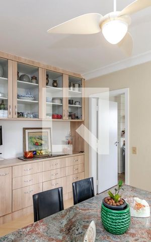 Apartamento à venda com 192m², 3 quartos e 4 vagas Apartamento à venda com 192m², 3 quartos e 4 vagasCopa