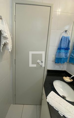 Apartamento à venda com 75m², 3 quartos e 1 vaga Apartamento à venda com 75m², 3 quartos e 1 vagaBanheiro Social