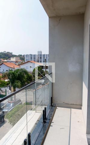 Casa à venda com 186m², 3 quartos e 6 vagas Casa à venda com 186m², 3 quartos e 6 vagasVaranda