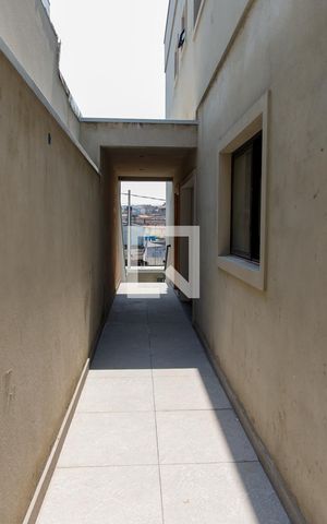 Casa à venda com 186m², 3 quartos e 6 vagas Casa à venda com 186m², 3 quartos e 6 vagasCorredor