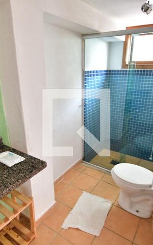 Casa à venda com 360m², 3 quartos e 4 vagasBanheiro de Serviço
