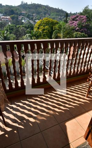 Casa à venda com 360m², 3 quartos e 4 vagasQuarto 2 - Sacada