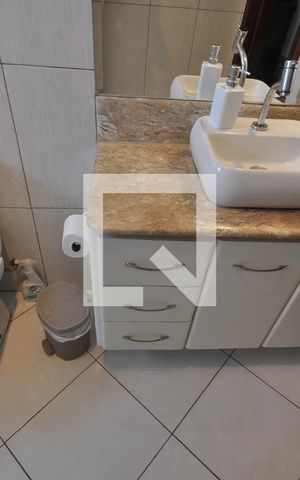 Casa à venda com 220m², 3 quartos e 2 vagasBanheiro