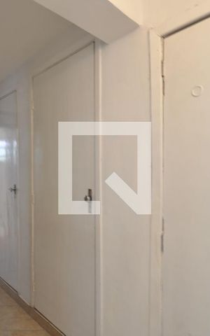 Casa à venda com 220m², 3 quartos e 2 vagasCorredor do Quarto Suíte